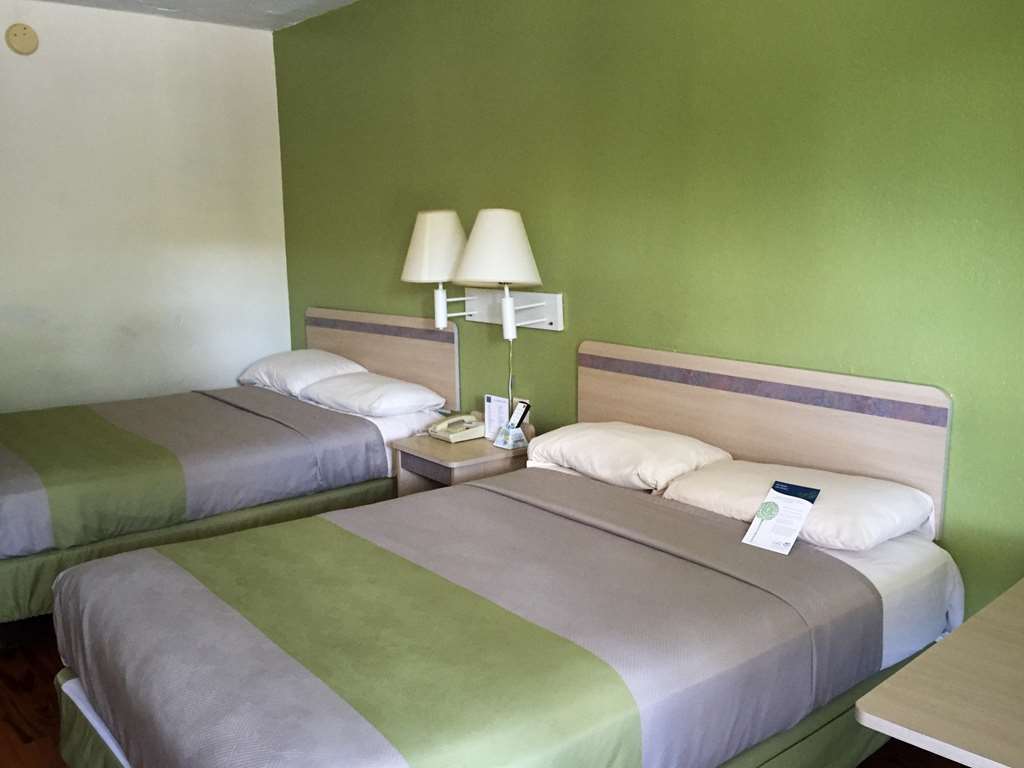 Days Inn By Wyndham Hardeeville Near Hilton Head Rom bilde