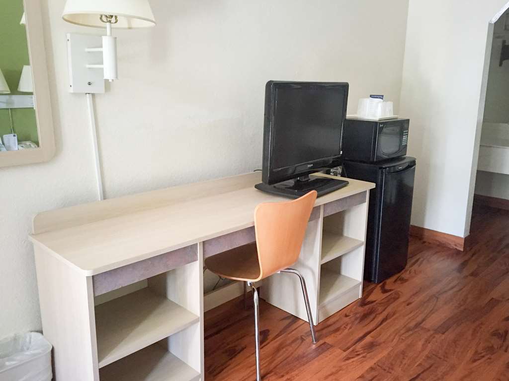Days Inn By Wyndham Hardeeville Near Hilton Head Rom bilde